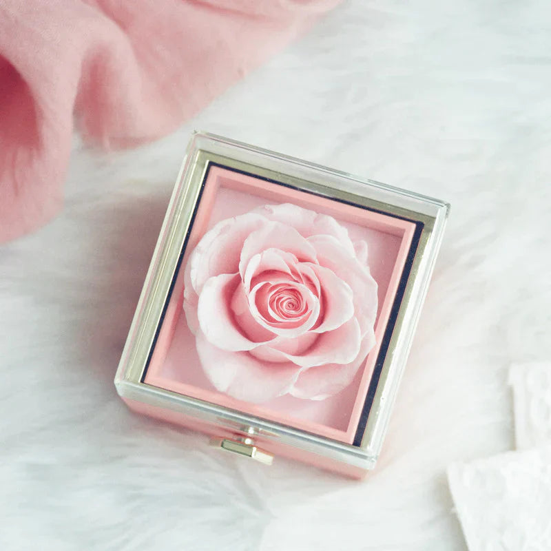 Boîte à roses rotatives Eternally Preserved - avec collier en forme de coeur gravé